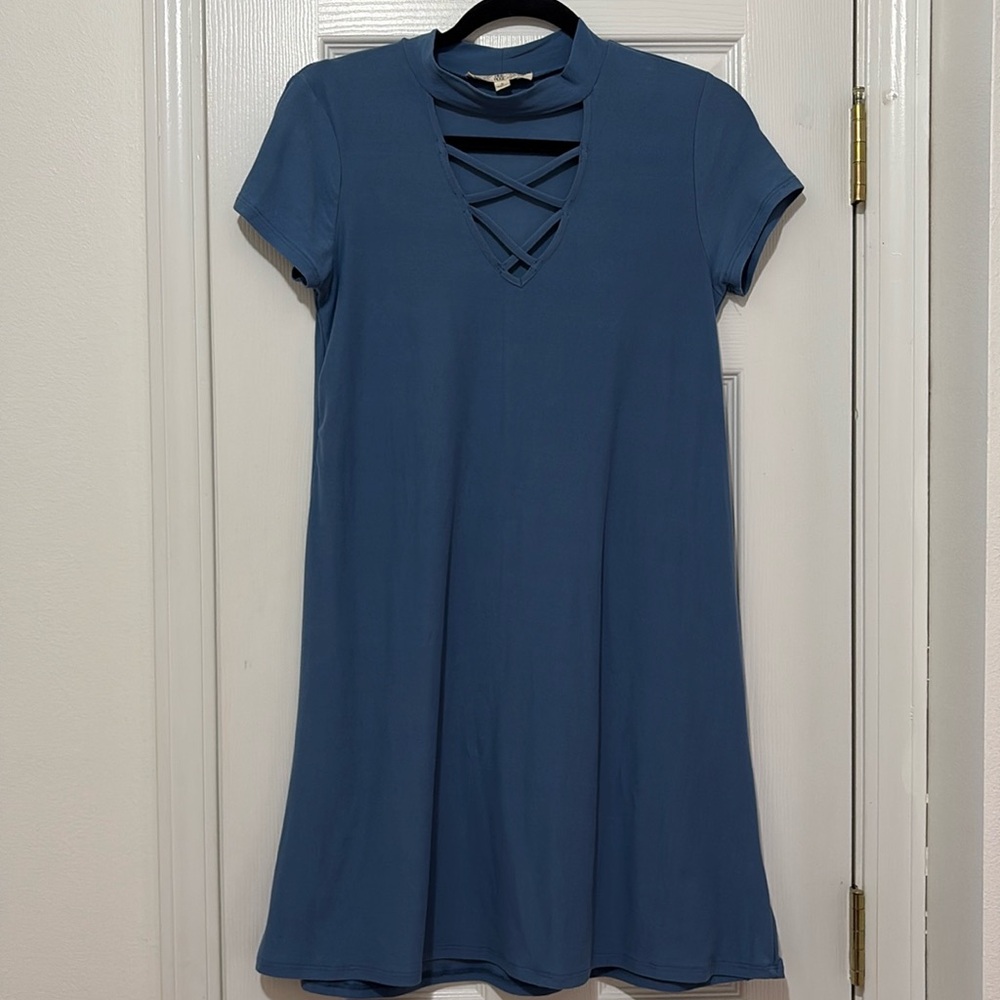 Dark blue dress with neck details